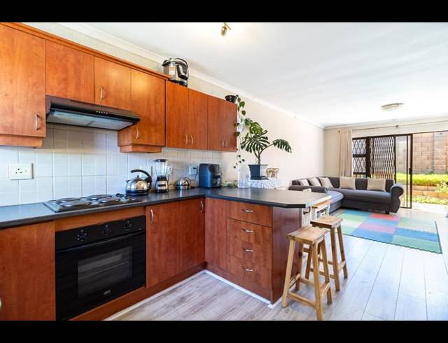 2 BEDROOM TOWNHOUSE FOR SALE IN SONSTRAAL HEIGHTS